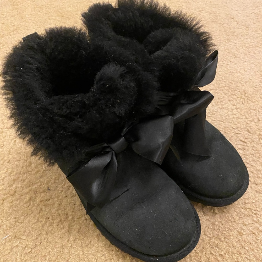 UGG Black Fur-Lined Women's Boots with Bows